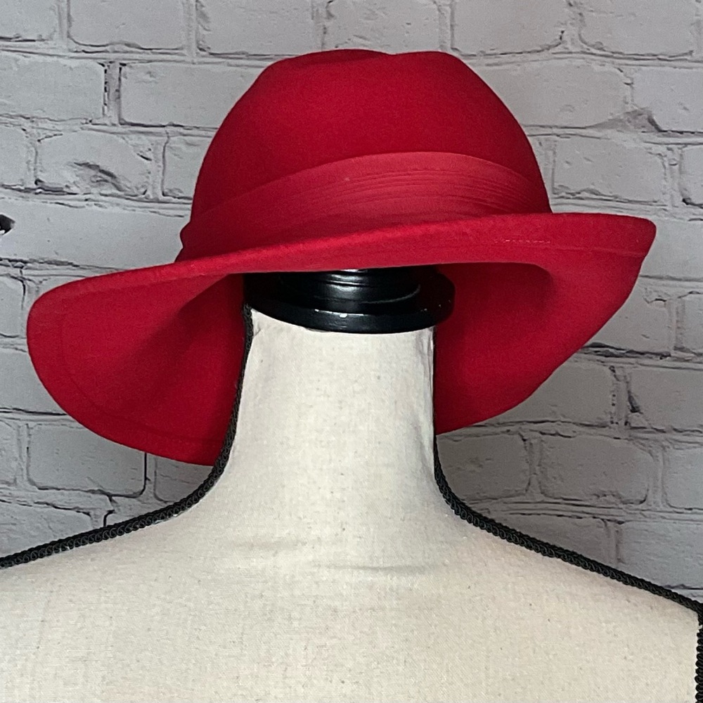 Betmar Vintage Red Wool Felt Cloche Hat - Picture 2 of 14